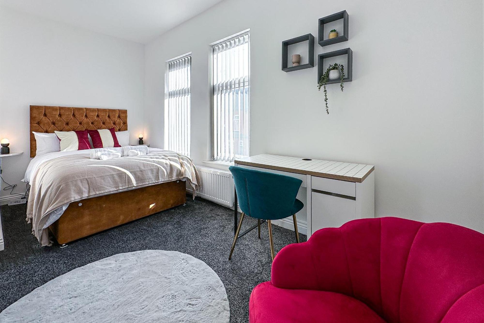 Ashfield Co-living - Private Self-cater Holiday home Manchester